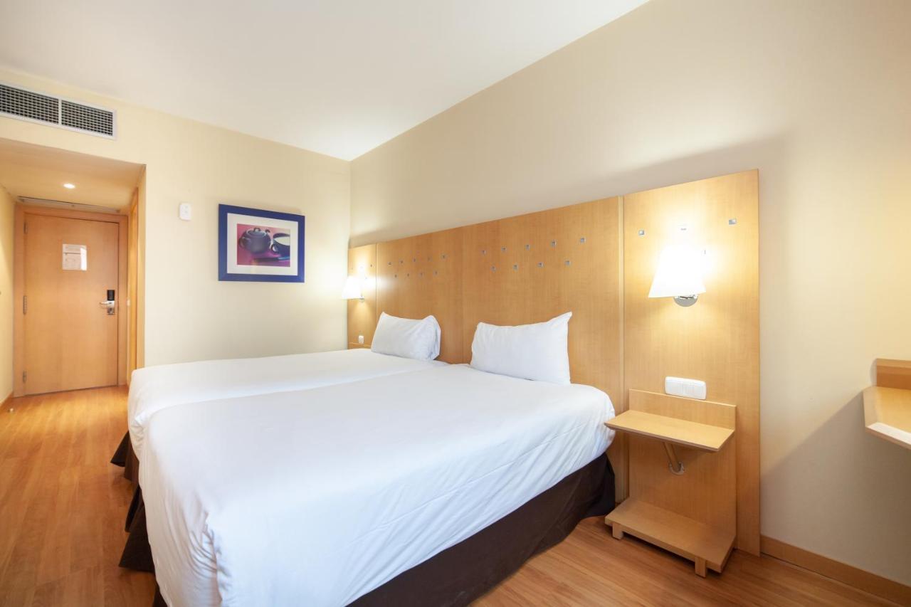 Готель Ibis Alcala De Henares La Garena Екстер'єр фото