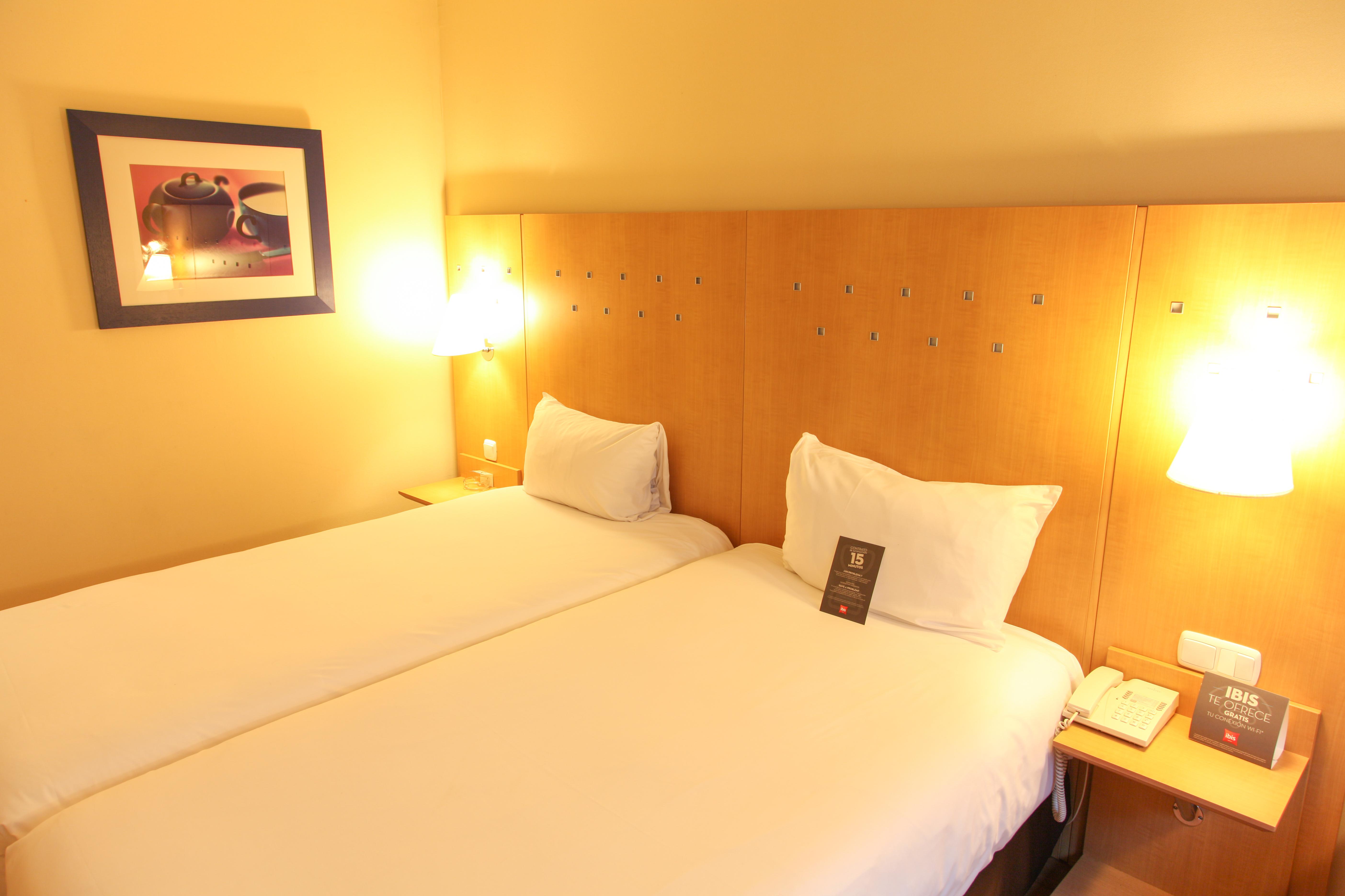 Готель Ibis Alcala De Henares La Garena Екстер'єр фото
