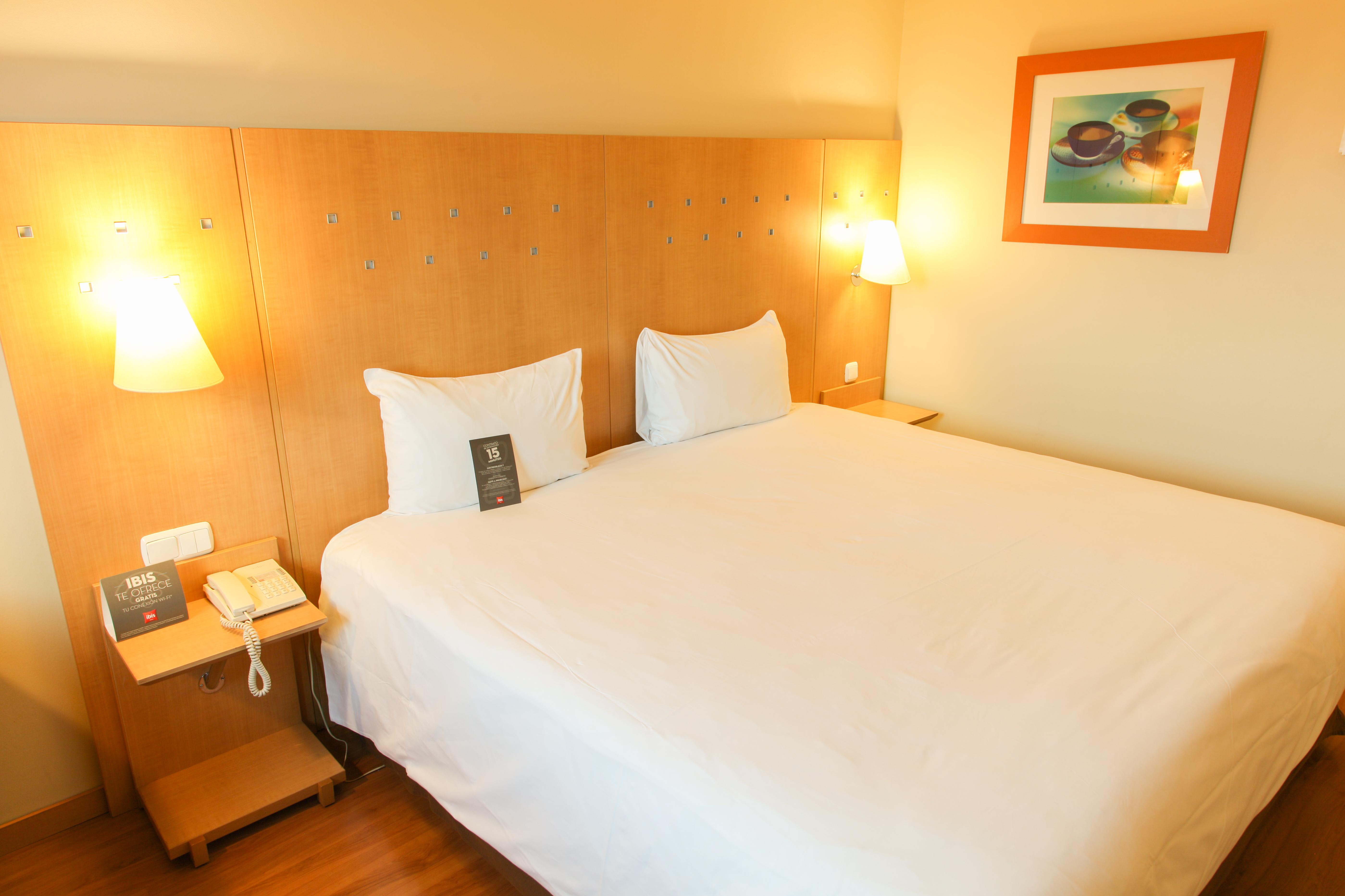 Готель Ibis Alcala De Henares La Garena Екстер'єр фото