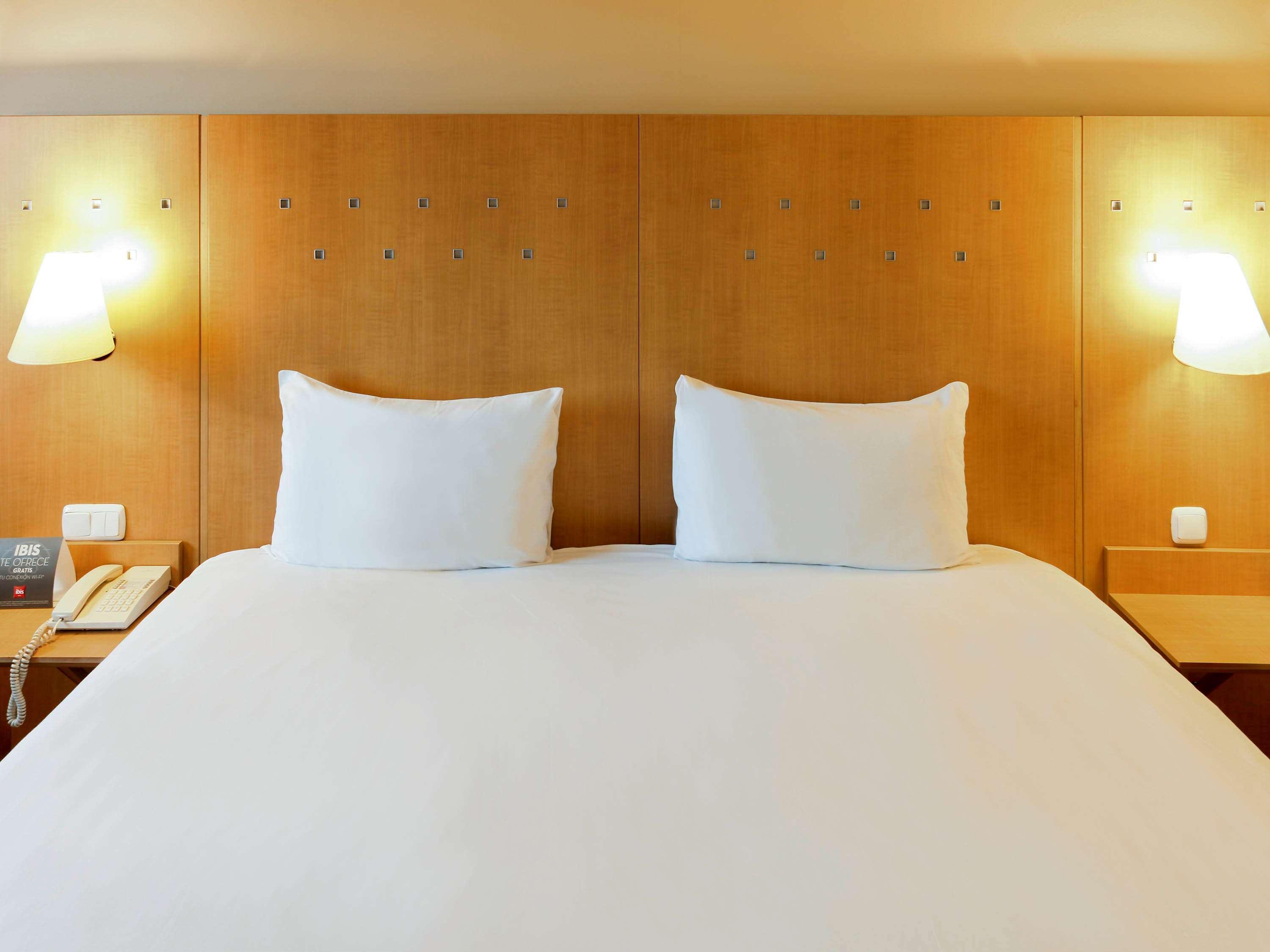 Готель Ibis Alcala De Henares La Garena Екстер'єр фото