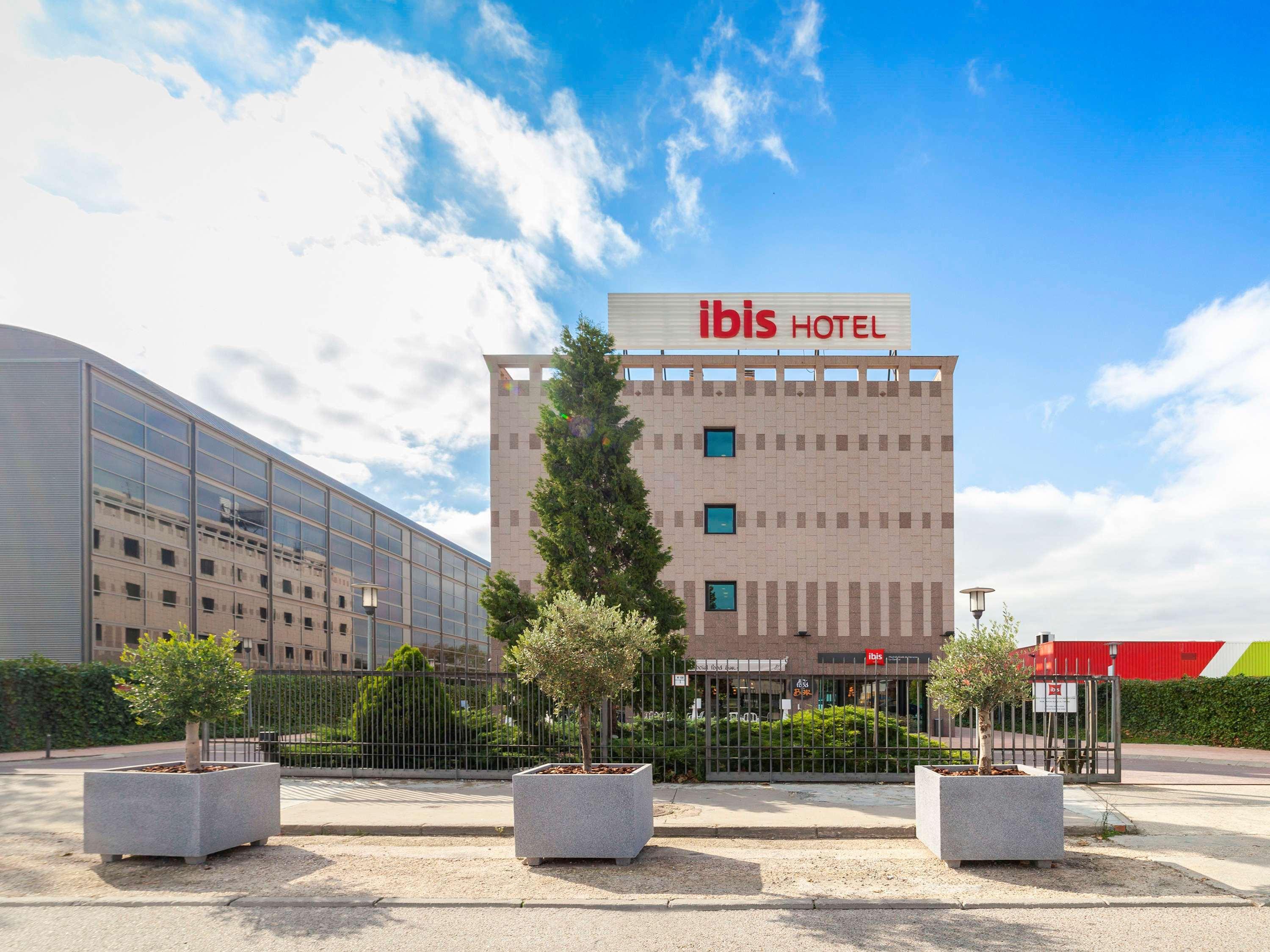 Готель Ibis Alcala De Henares La Garena Екстер'єр фото