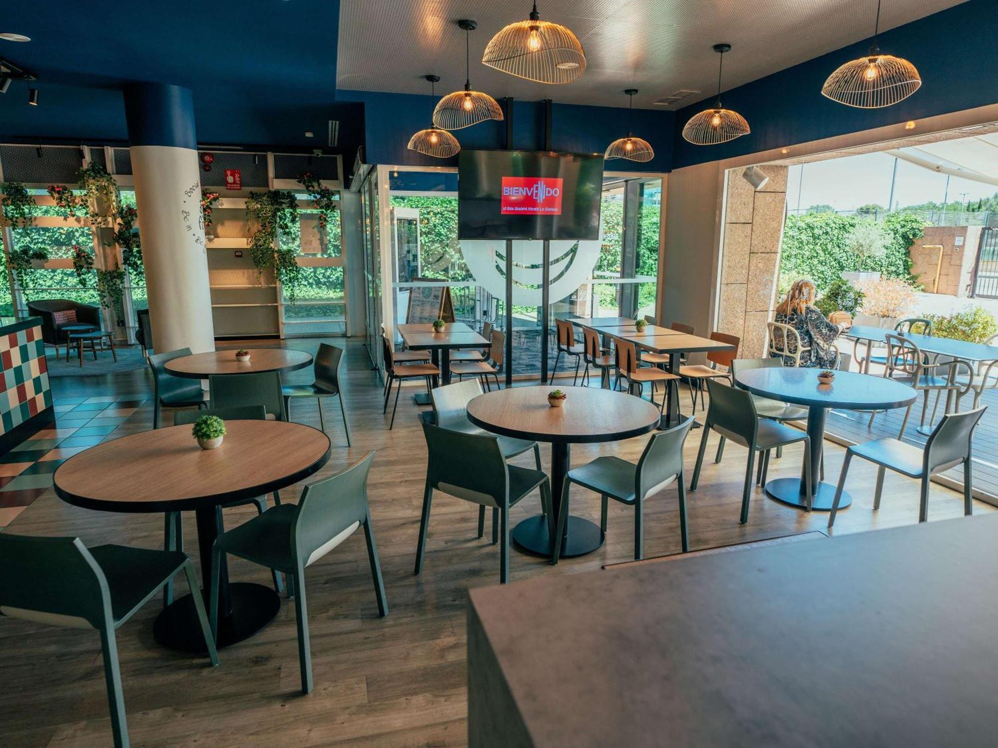 Готель Ibis Alcala De Henares La Garena Екстер'єр фото